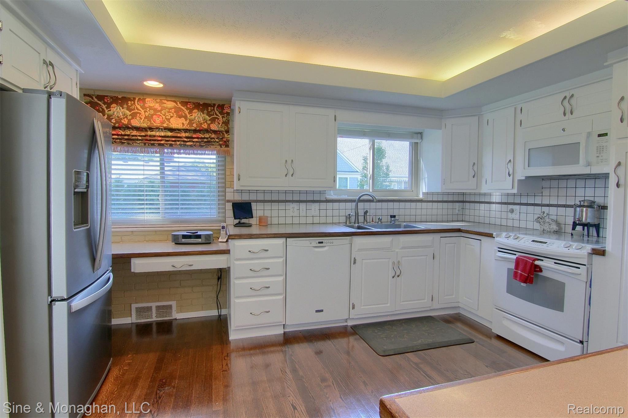 403 Barclay Road Grosse Pointe, MI 48236 - Photo 5 of 29 6-Kitchen.jpg
