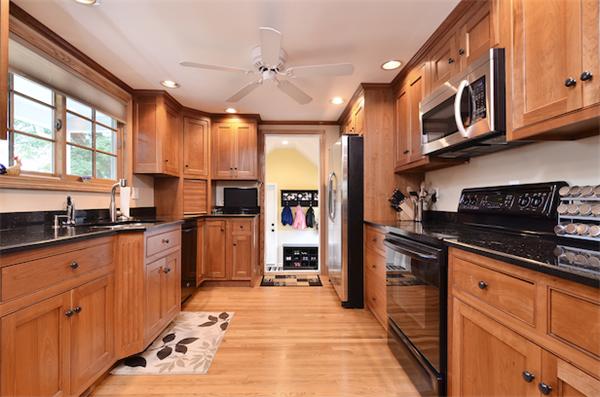 21 Chisholm Road Weymouth, MA 02190 - Photo 6 of 24 Gallery Image 6