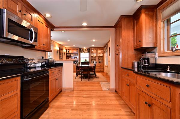 21 Chisholm Road Weymouth, MA 02190 - Photo 7 of 24 Gallery Image 7