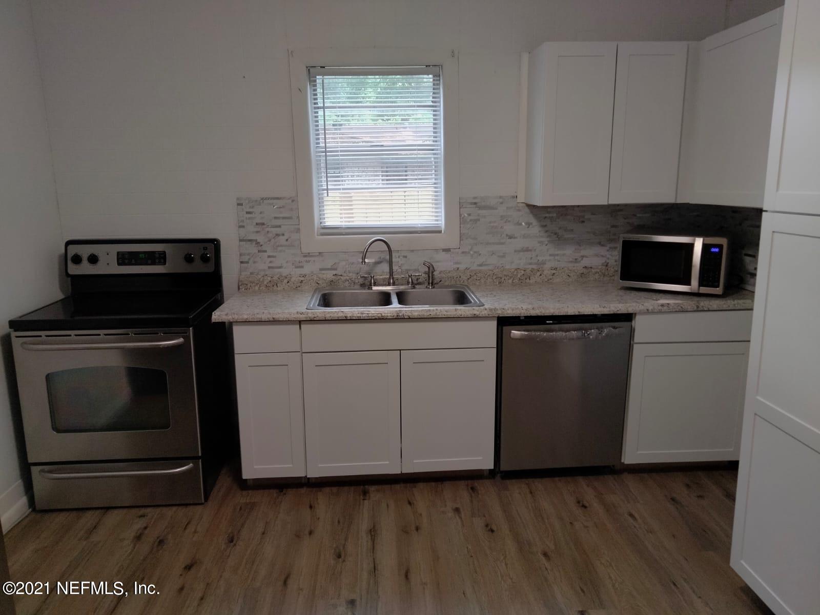 3908 Brick Road Jacksonville, FL 32209 - Photo 7 of 11 77040a91-7fe4-45ee-a7d4-d0d1a343fa46