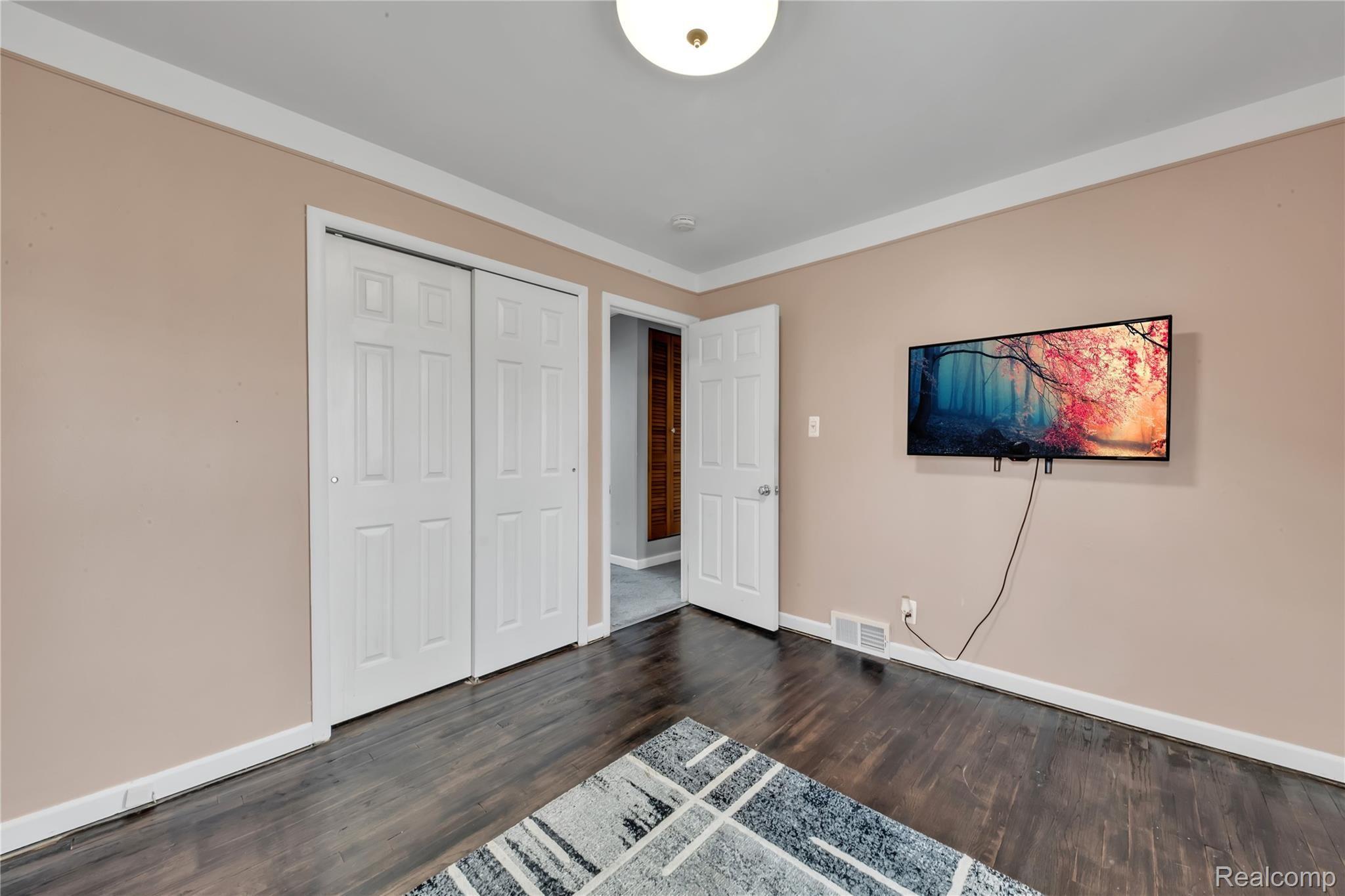 16850 12 Mile Road Roseville, MI 48066 - Photo 19 of 24 16850 East 12 Mile Rd - HD Drone Photography-20.jpg