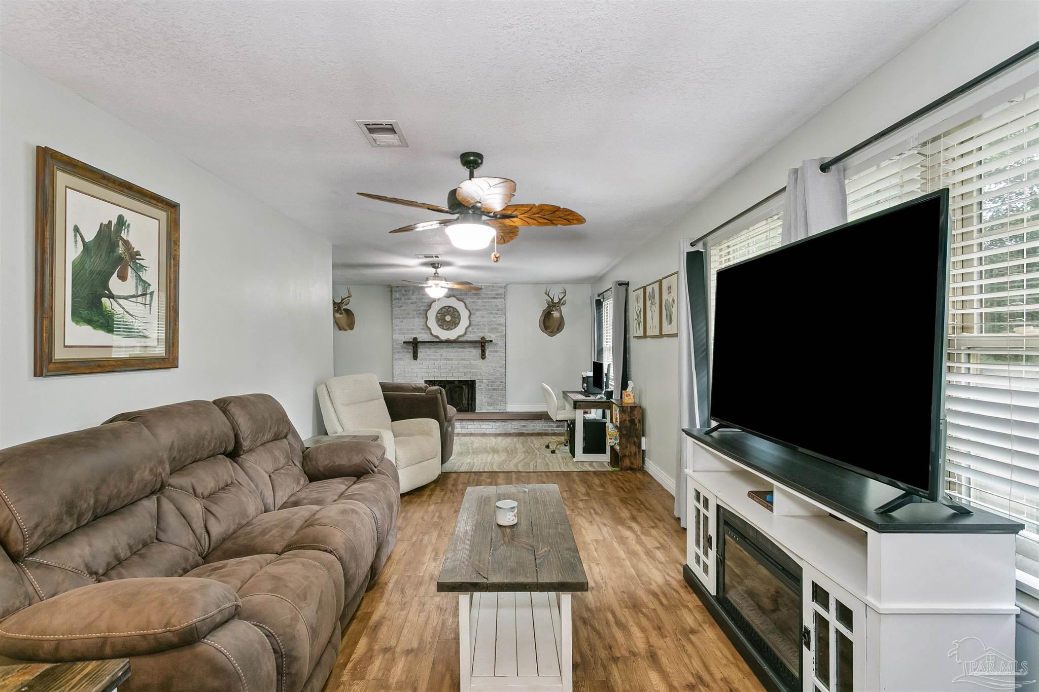 5638 Windham Road Milton, FL 32570 - Photo 7 of 38 Gallery Image 7