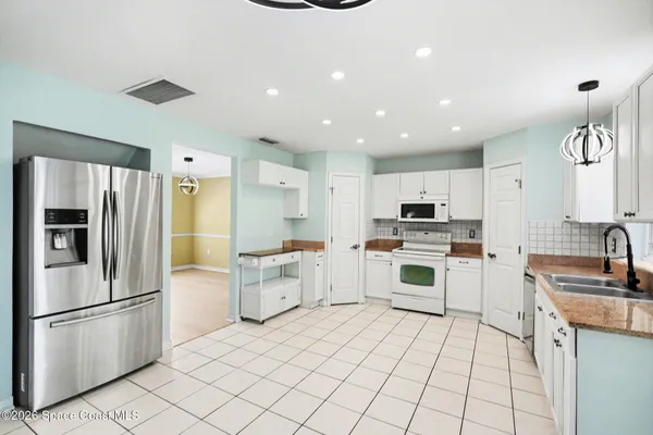 $3,000 | 1640 Vista Lake Circle, Melbourne, FL 32904