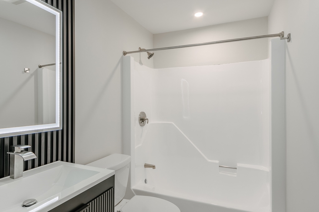 10 Dryden Street, Unit 7 Worcester, MA 01605 - Photo 14 of 28