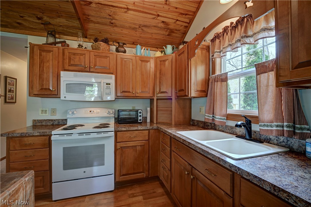 2041 Thrasher Road Carrollton, OH 44615 - Photo 17 of 40