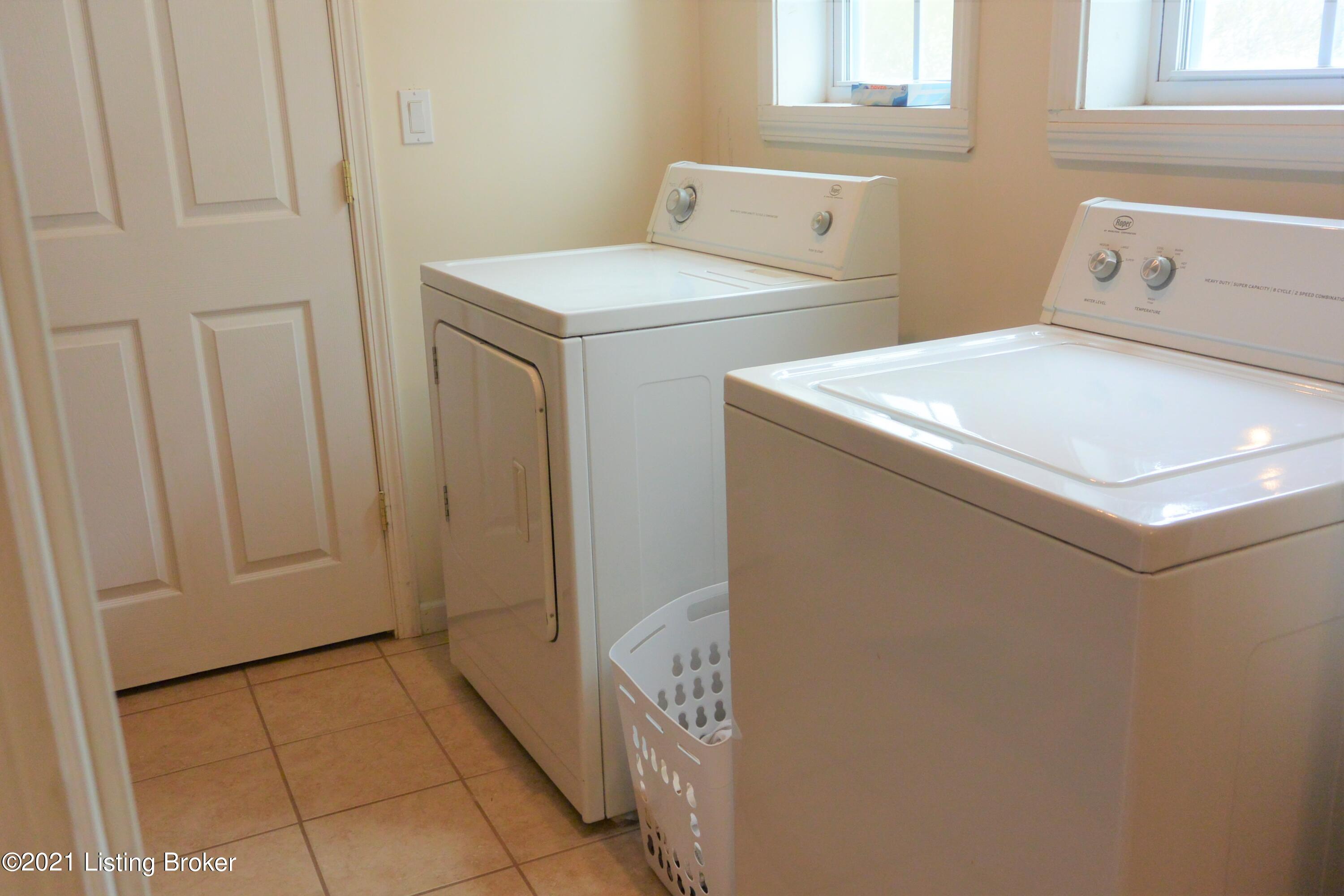 1418 Riverside Drive Prospect, KY 40059 - Photo 34 of 75 SUNNY LAUNDRY ROOM