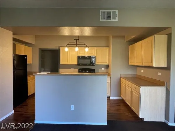 $1,350 | 8250 North Grand Canyon Drive, Unit 2088, Las Vegas, NV 89166