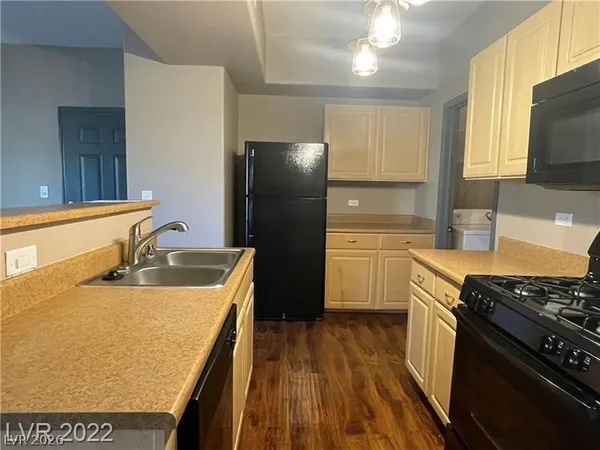 $1,350 | 8250 North Grand Canyon Drive, Unit 2088, Las Vegas, NV 89166