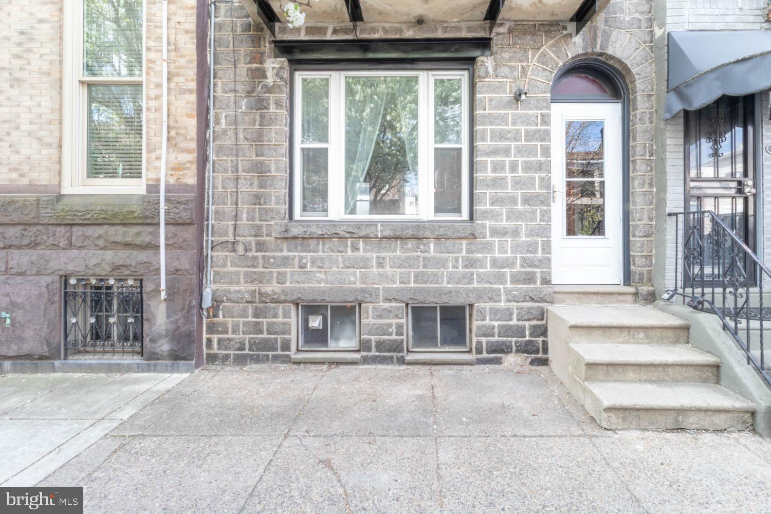 820 Tasker Street Philadelphia, PA 19148 - Photo 2 of 25 a view of front door of house