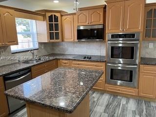 240 North 70th Way Hollywood, FL 33024 - Photo 3 of 23