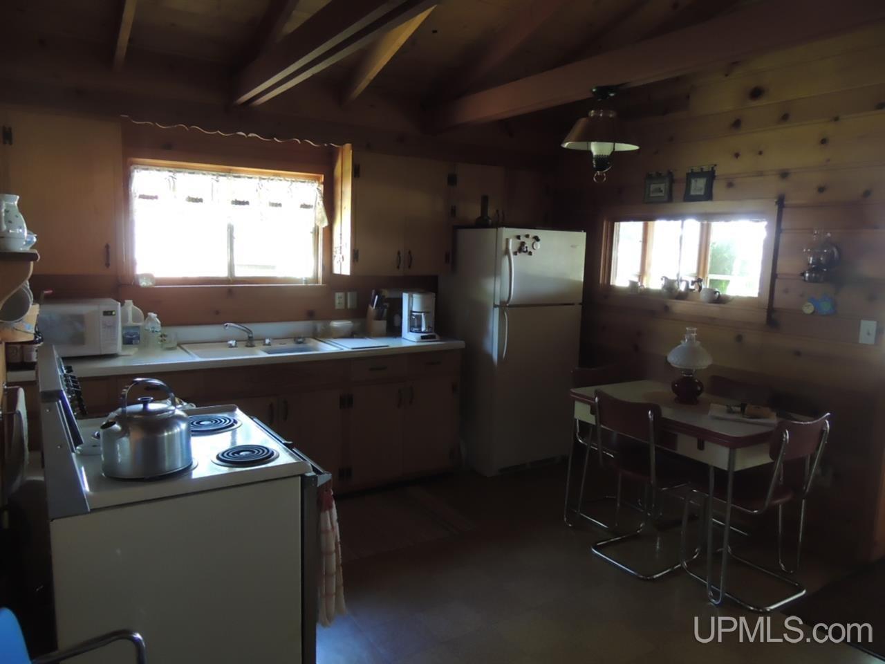 8575 Co Road Rapid River, MI 49878 - Photo 4 of 12