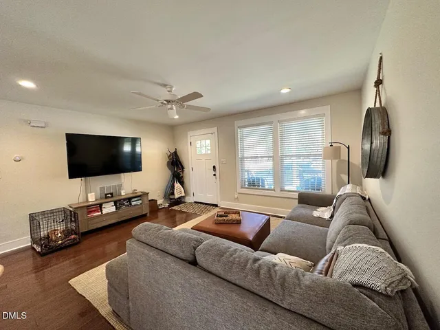 $2,490 | 1006 East Martin Street, Raleigh, NC 27601