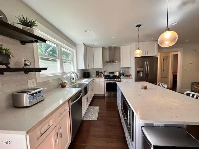 $2,490 | 1006 East Martin Street, Raleigh, NC 27601