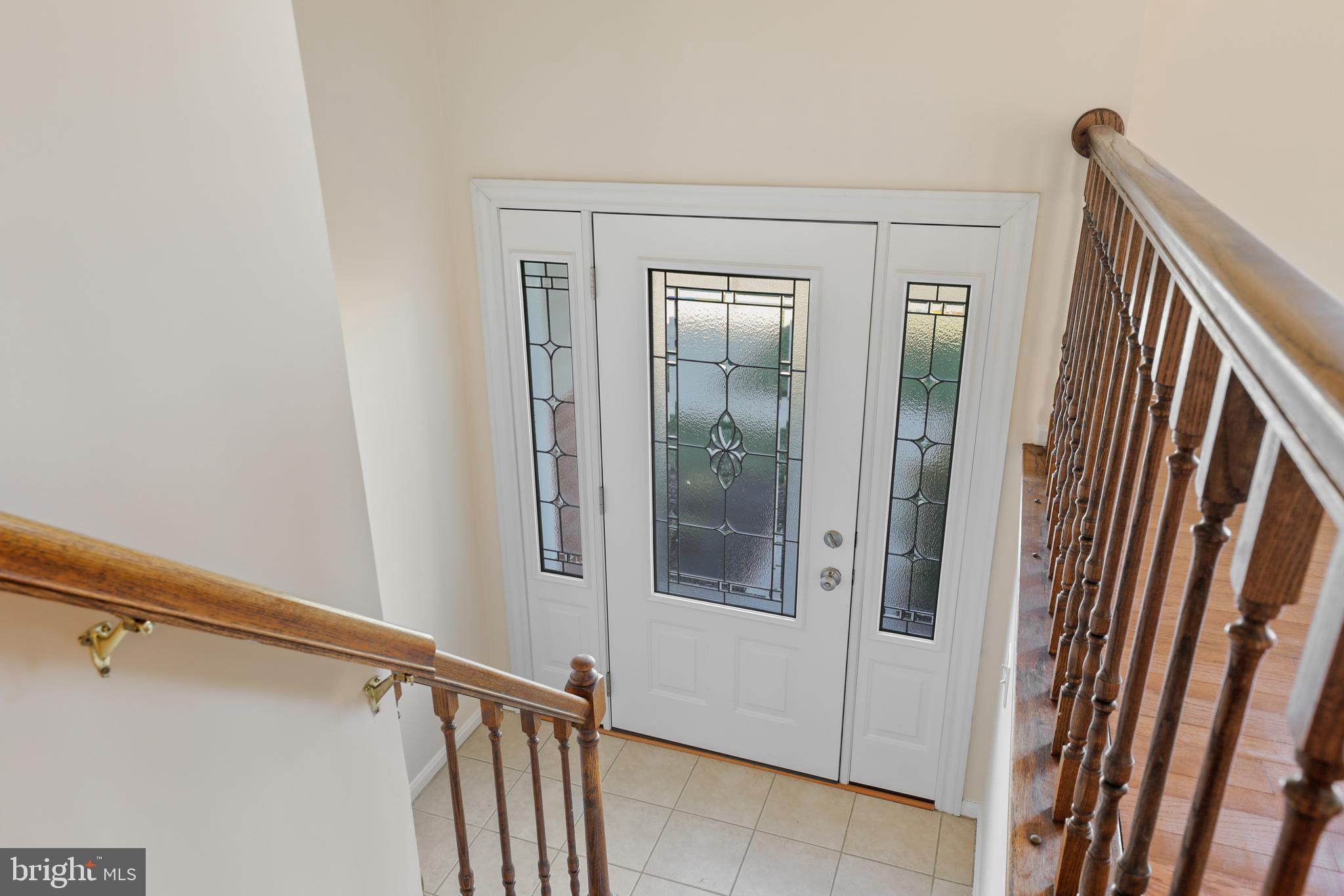 Split-foyer entrance