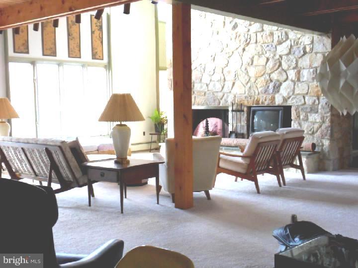 1615 Terwood Road Huntingdon Valley, PA 19006 - Photo 4 of 14 Gallery Image 4
