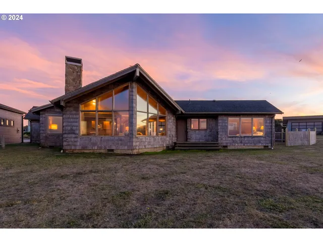 $1,250,000 | 1280 Ocean Drive Southwest, Bandon, OR 97411