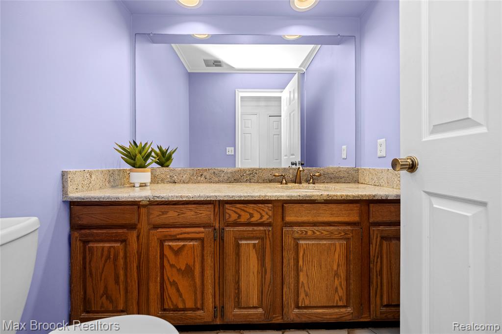 31223 Country Ridge Circle Farmington Hills, MI 48331 - Photo 15 of 62