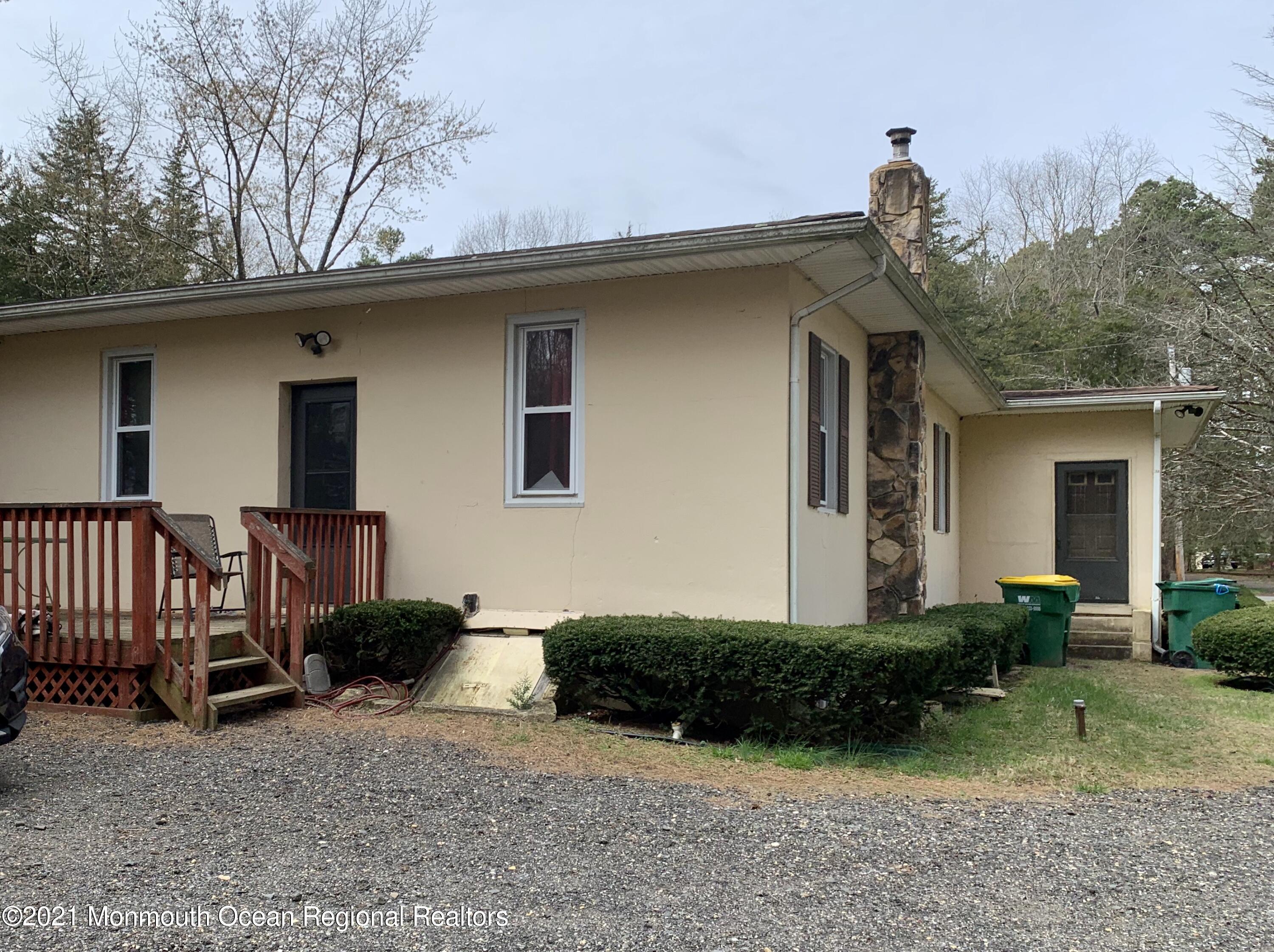 360 East Millstream Road Cream Ridge, NJ 08514 - Photo 3 of 9