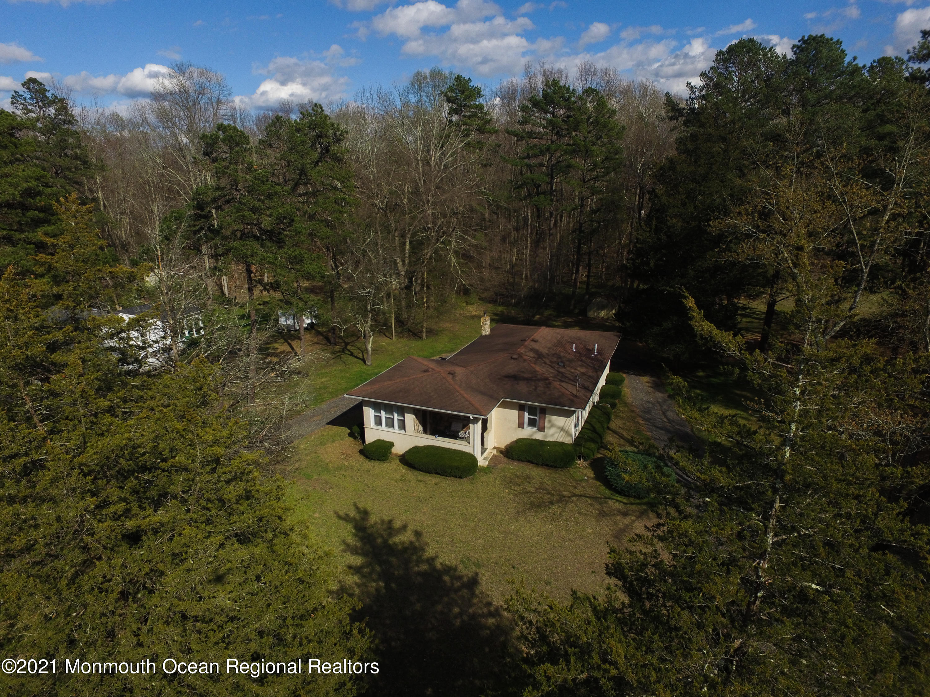 360 East Millstream Road Cream Ridge, NJ 08514 - Photo 9 of 9 a aerial view of a house with a yard