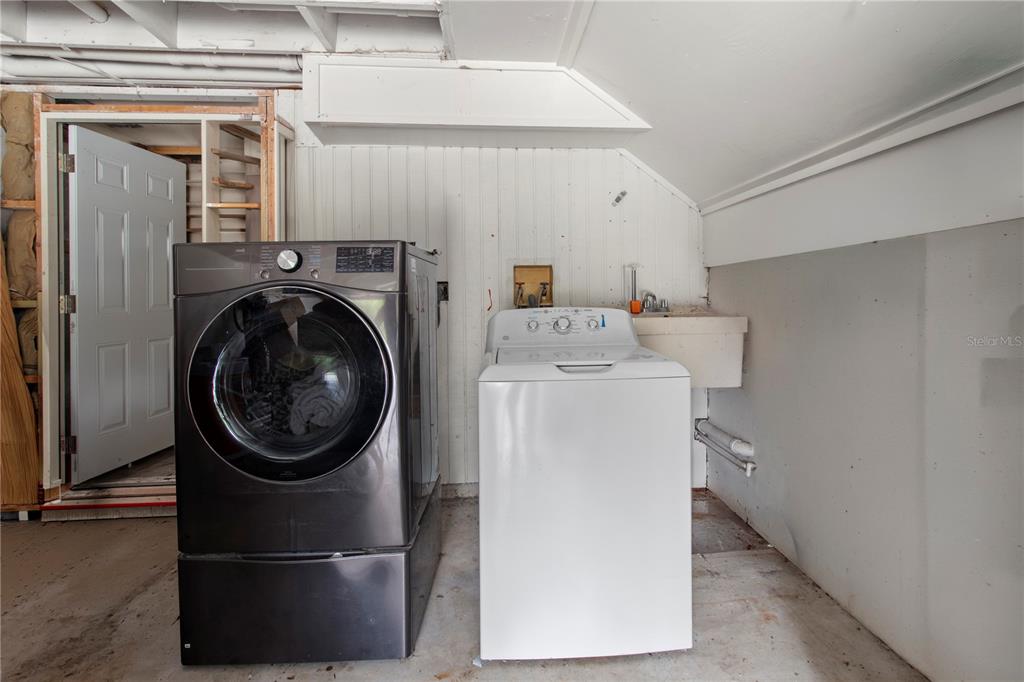 1143 Meyers Road Venice, FL 34292 - Photo 33 of 59