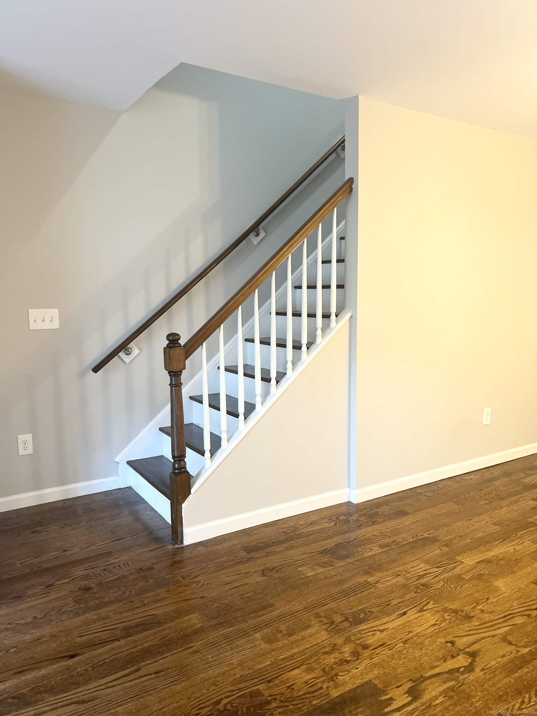 751 Long Hill Road, Unit D Middletown, CT 06457 - Photo 8 of 28 a view of entryway