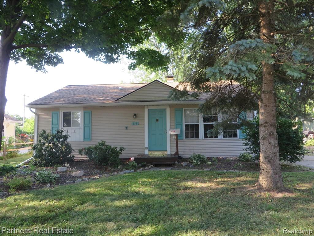 815 Riddle Street Howell, MI 48843 - Photo 8 of 29