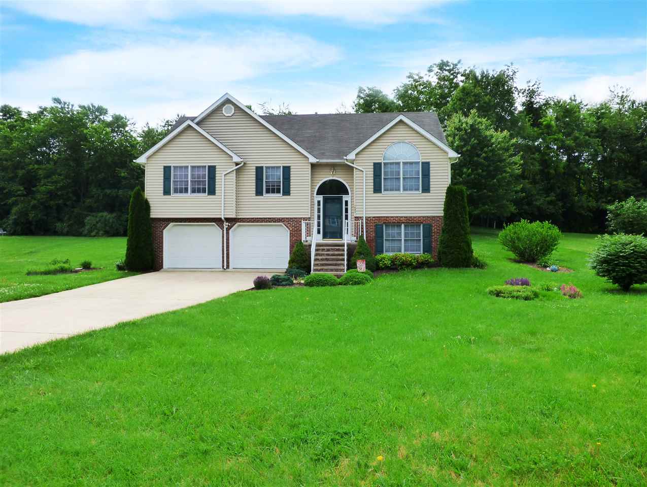 1843 Harvard Road Waynesboro, VA 22980 - Photo 2 of 34 Gallery Image 2