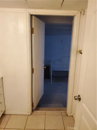 a view of a livingroom with furniture