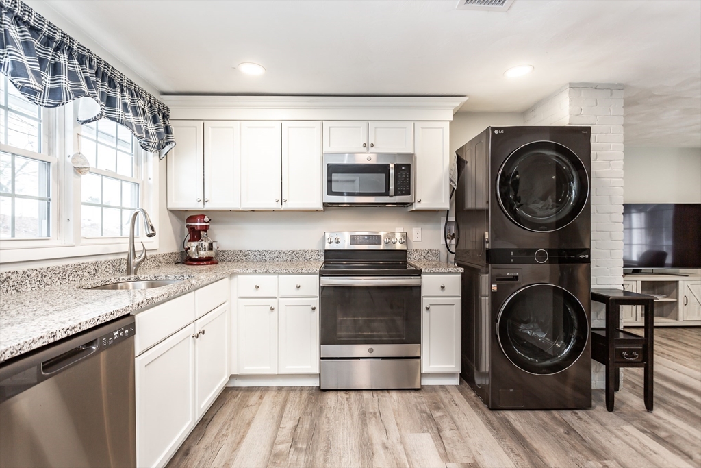 128 Edward Road Raynham, MA 02767 - Photo 6 of 20 Gallery Image 6