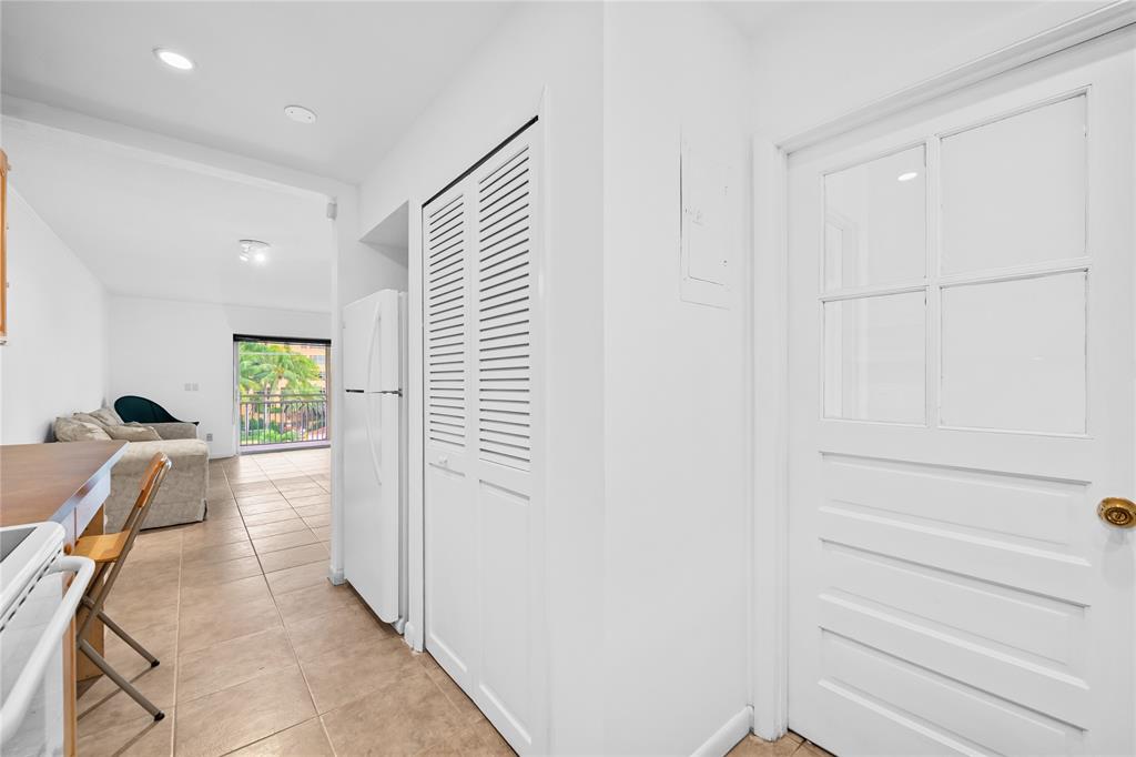 2501 South Ocean Boulevard, Unit 301 Boca Raton, FL 33432 - Photo 11 of 32