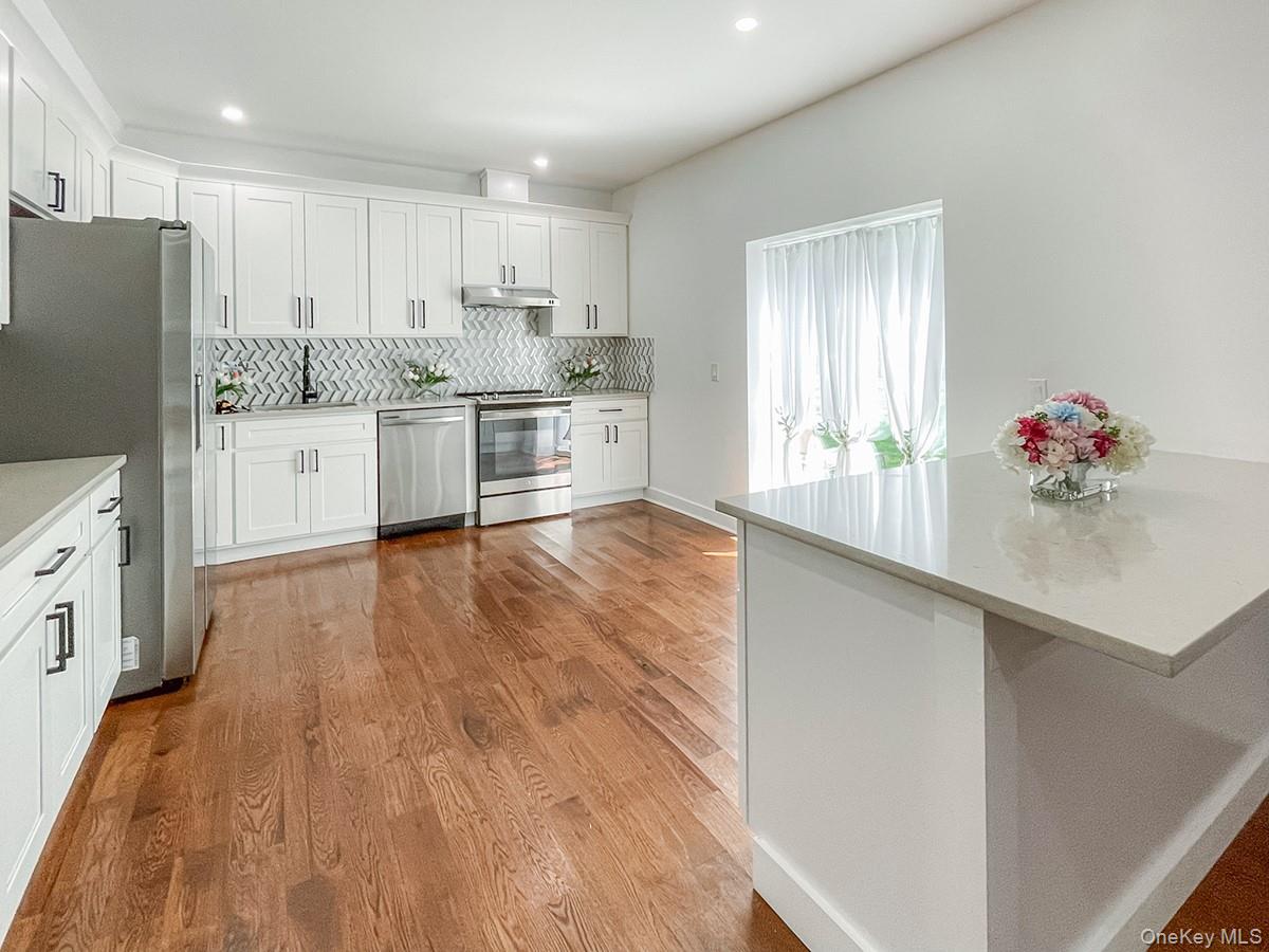 82 Hampton Road Marlboro, NY 12542 - Photo 9 of 34