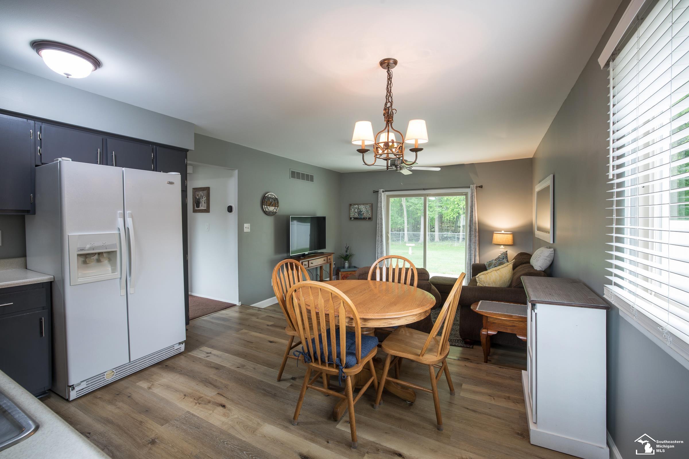 43800 Proctor Road Canton, MI 48188 - Photo 15 of 25 50175523-3b707a51-d426-4fd7-8bc8-f7f54f2fb8f5.JPG