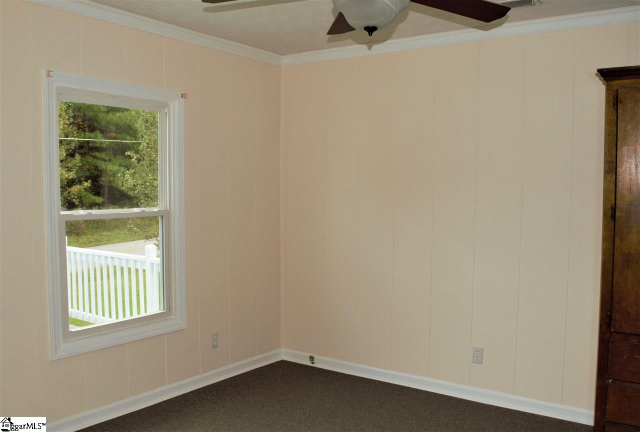 1460 Lenhardt Road Easley, SC 29640 - Photo 5 of 12 front room