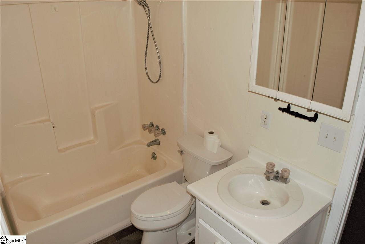 1460 Lenhardt Road Easley, SC 29640 - Photo 6 of 12