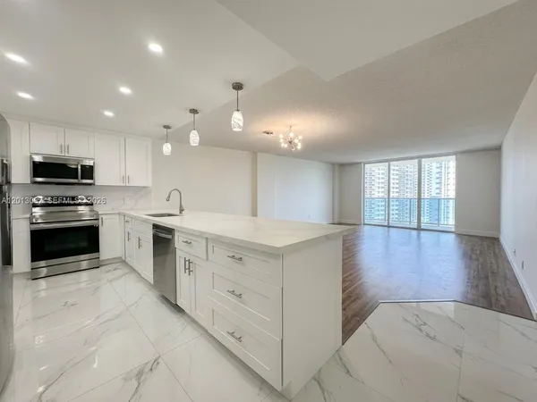 $3,300 | 3800 South Ocean Drive, Unit 1016, Hollywood, FL 33019