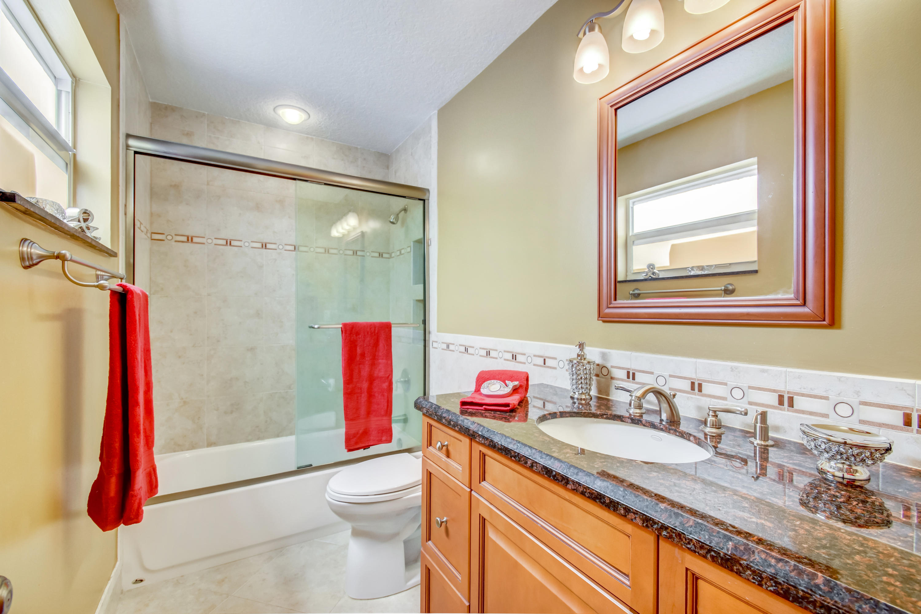 23034 Southwest 53rd Avenue Boca Raton, FL 33433 - Photo 33 of 48 Guest Bath