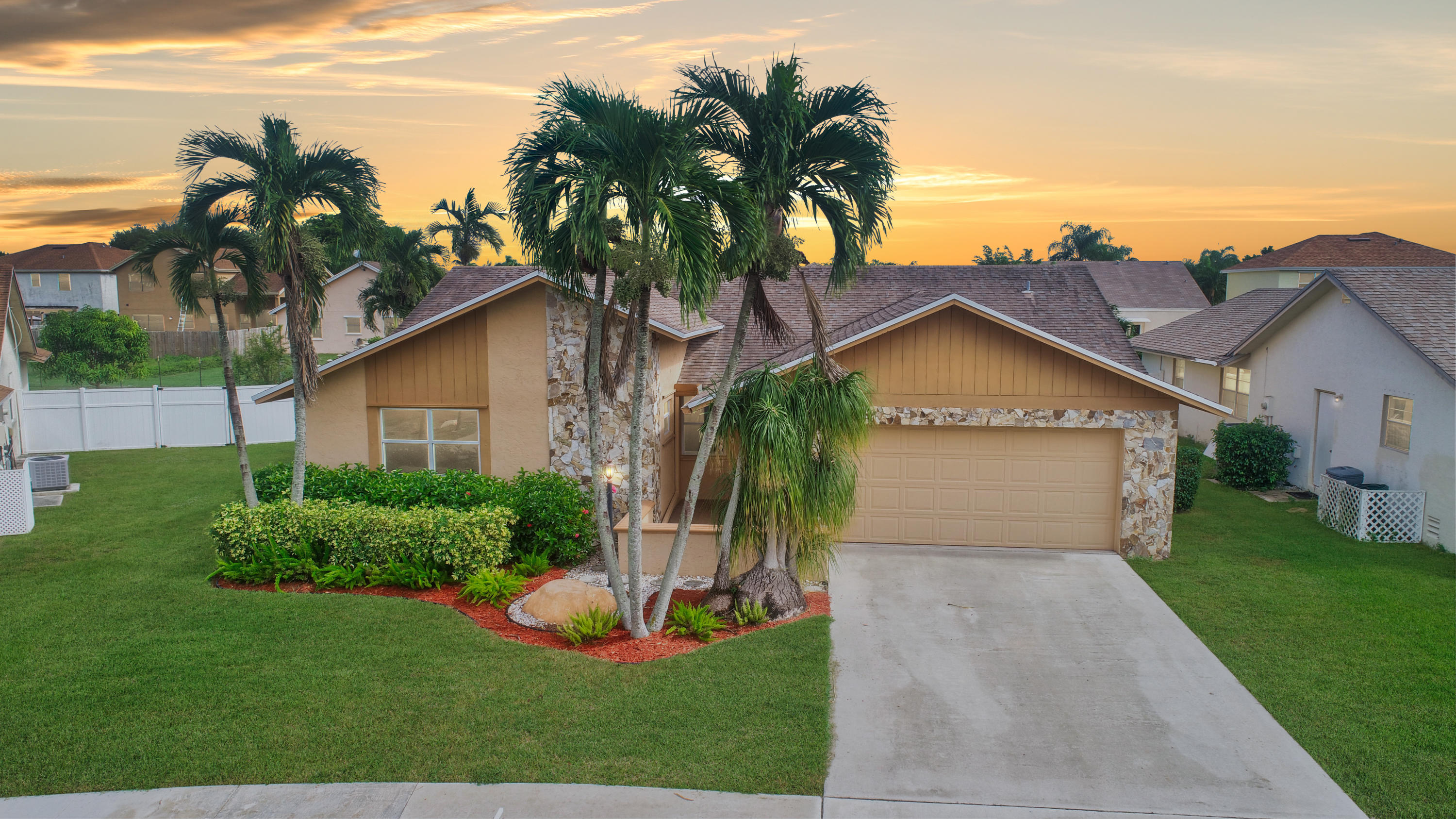 23034 Southwest 53rd Avenue Boca Raton, FL 33433 - Photo 5 of 48 Front fun Twilight