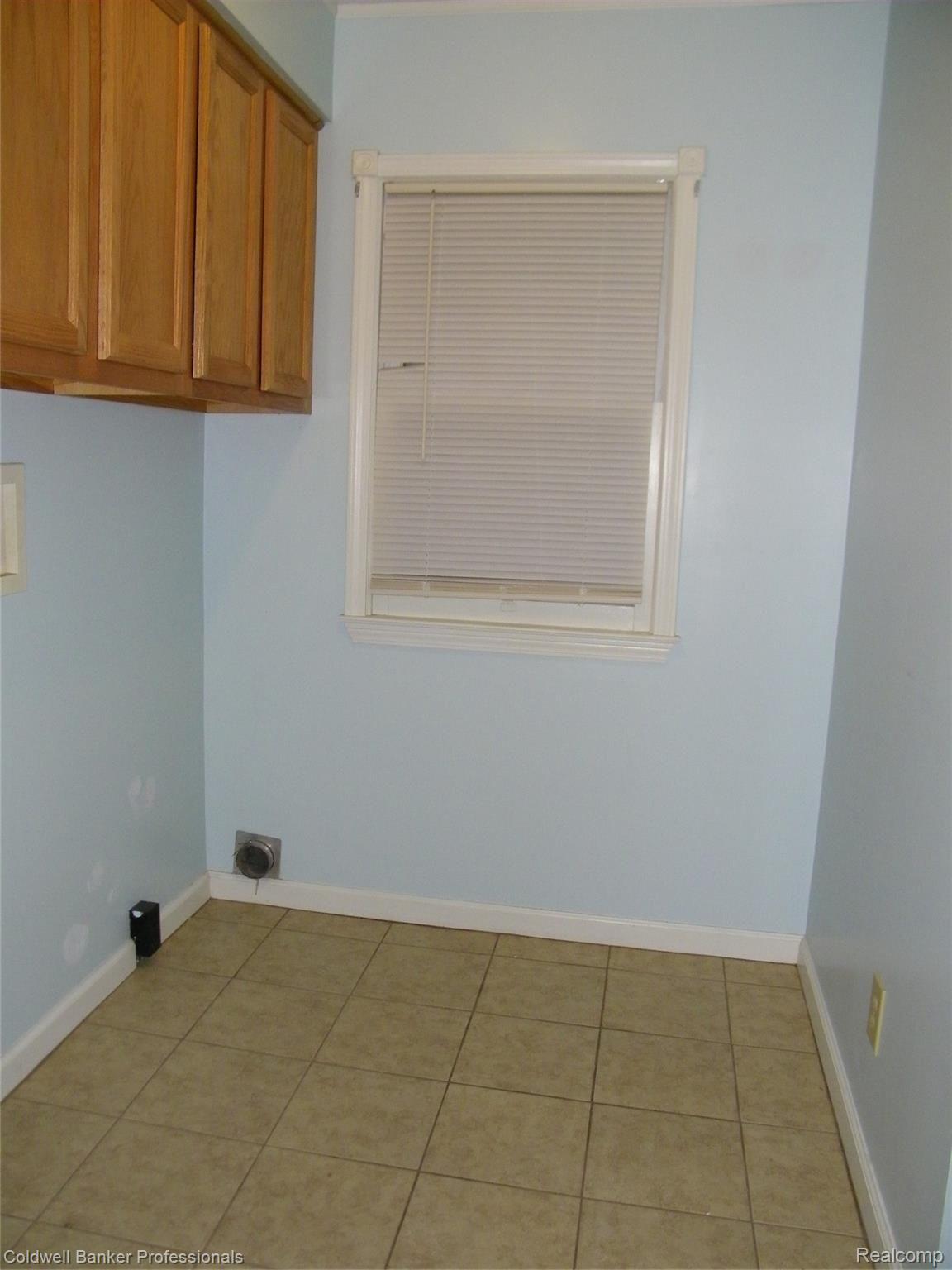 6811 Jefferson Road North Branch, MI 48461 - Photo 22 of 25 102_0266.JPG