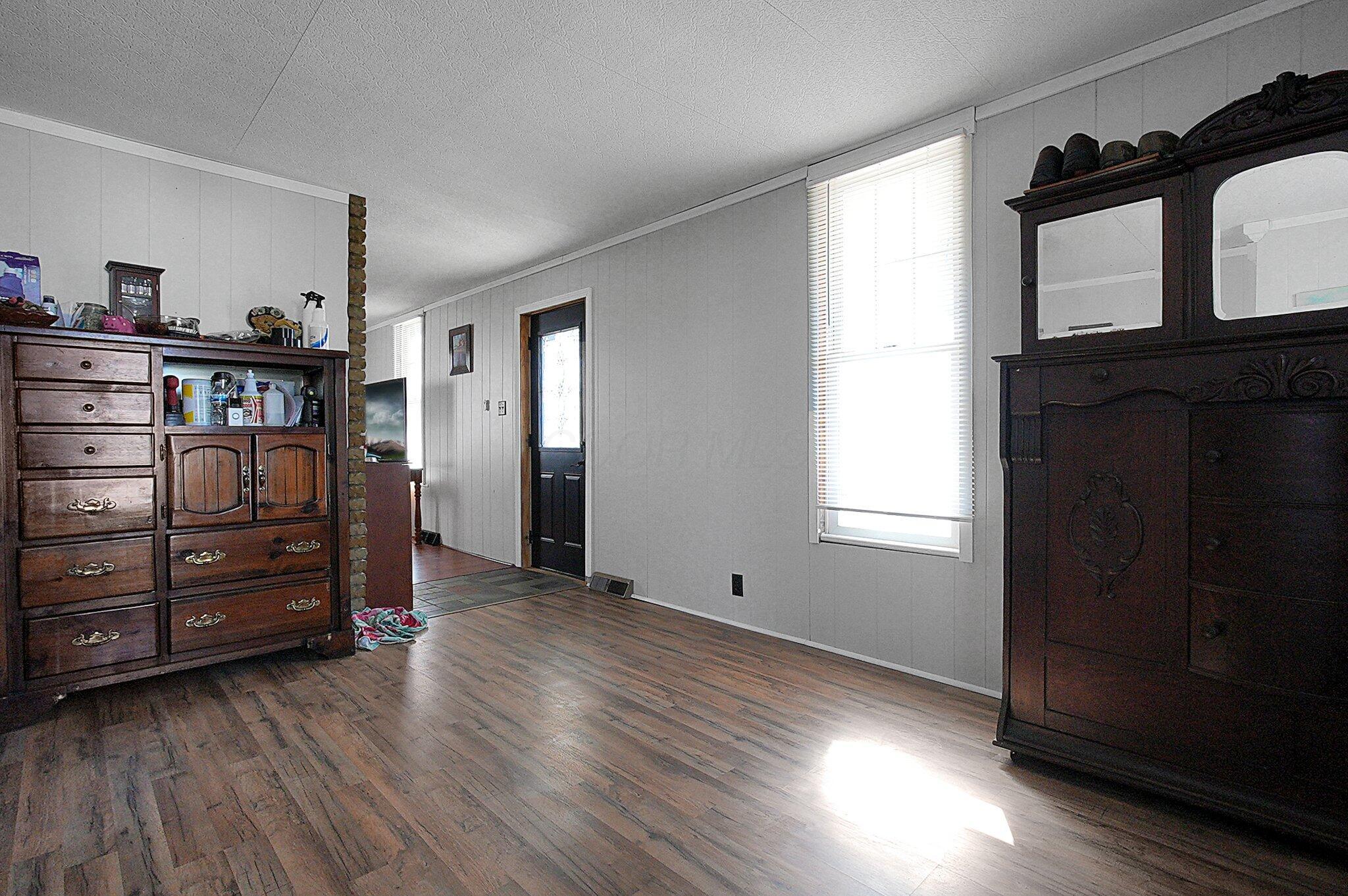 132 Walnut Street Circleville, OH 43113 - Photo 7 of 38 6-web-or-mls-132-walnut-st