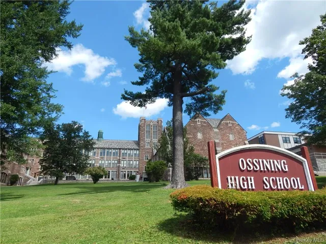 a view of a terrace with sky view