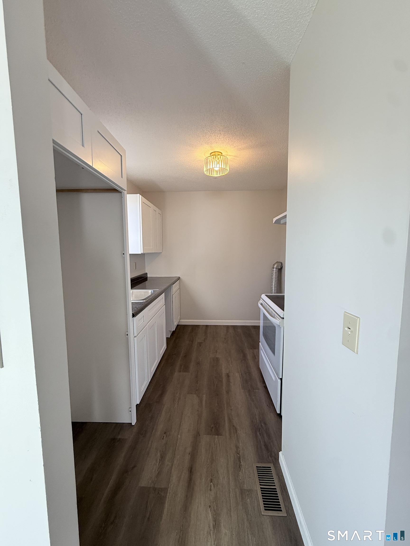 806 Hartford Road, Unit C Manchester, CT 06040 - Photo 12 of 19