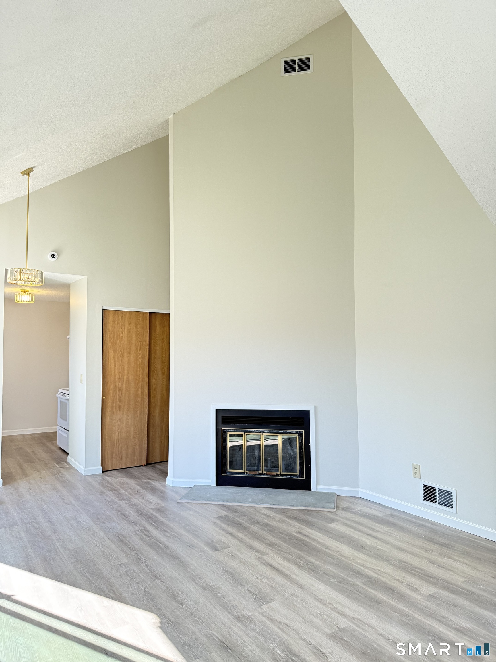 806 Hartford Road, Unit C Manchester, CT 06040 - Photo 5 of 19