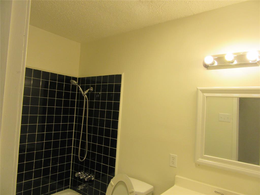 1336 Mill Stream Drive Dallas, TX 75232 - Photo 7 of 9