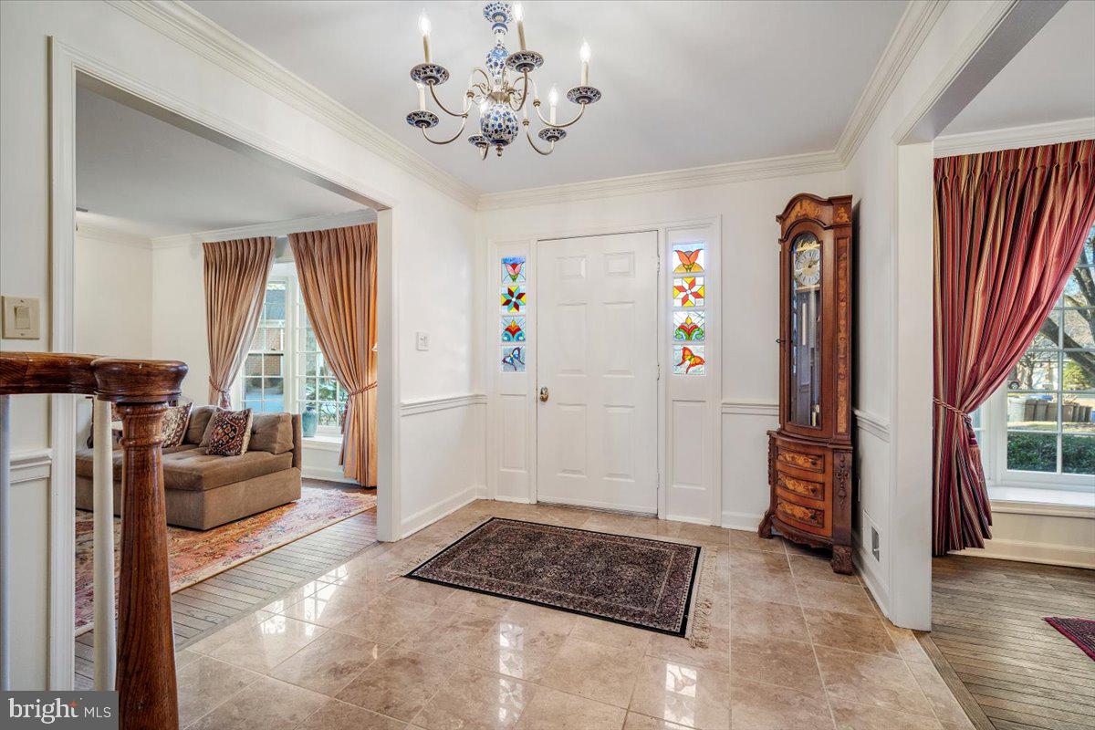 2 Candlelight Court Potomac, MD 20854 - Photo 2 of 58 a living room with furniture and a window