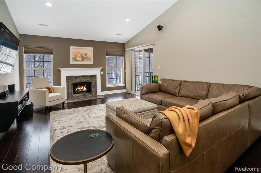 3385 Tremonte Circle Rochester, MI 48306 - Photo 2 of 25