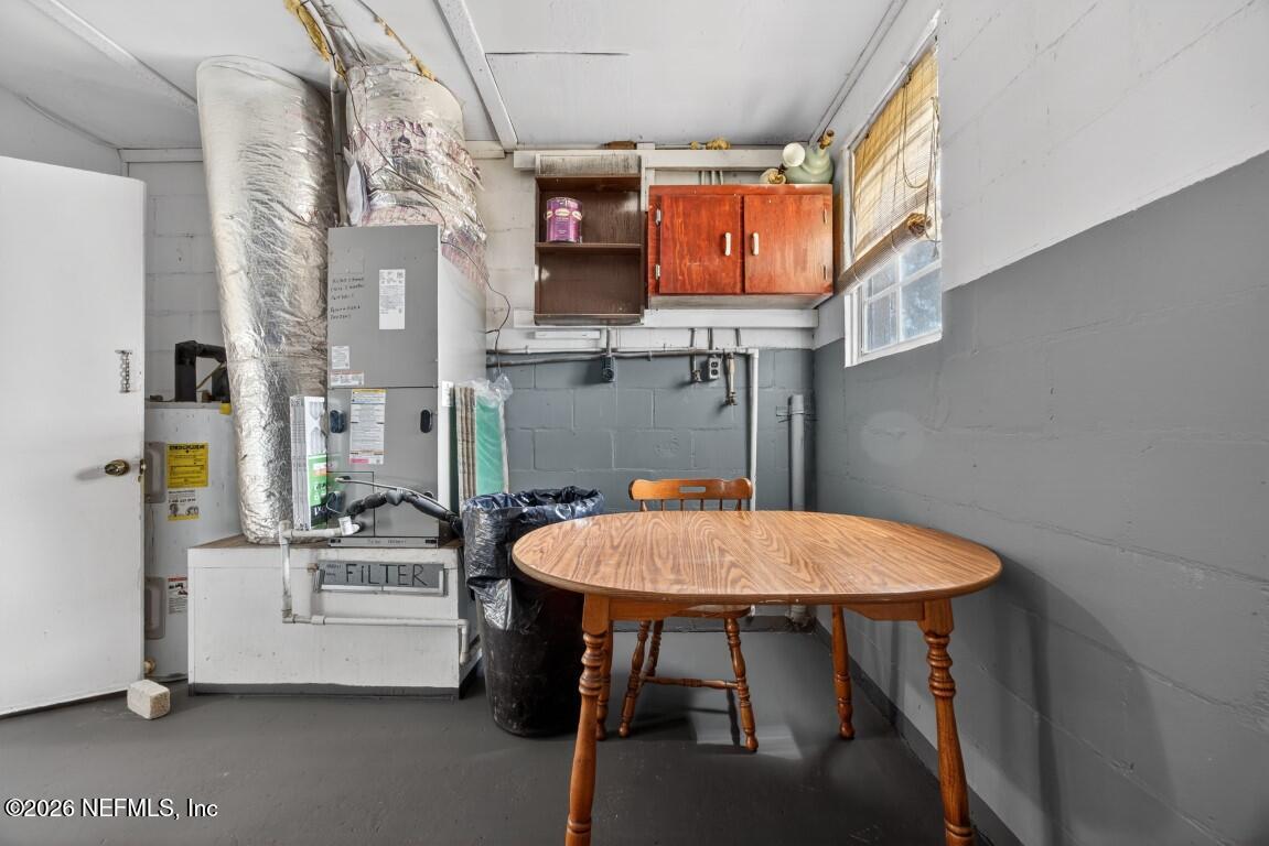 8900 Crystal Springs Road Jacksonville, FL 32221 - Photo 25 of 29 25-Laundry Room