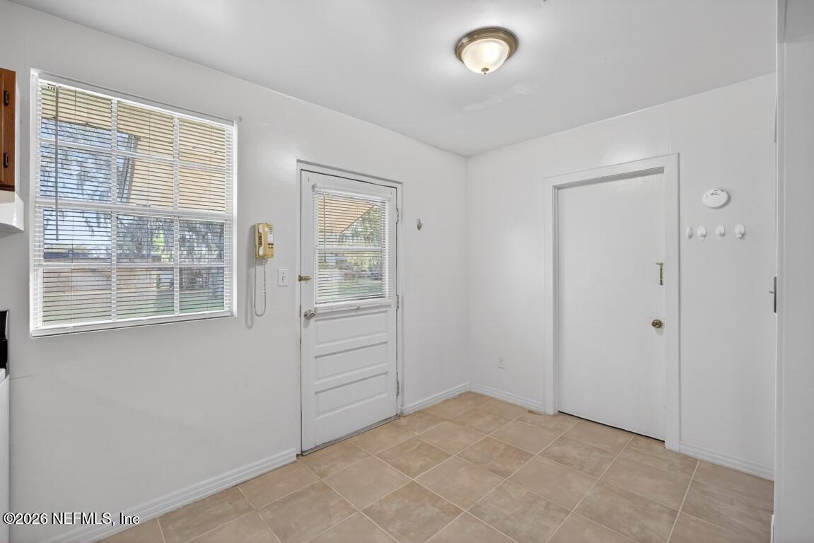 8900 Crystal Springs Road Jacksonville, FL 32221 - Photo 10 of 29 10-Dining Room