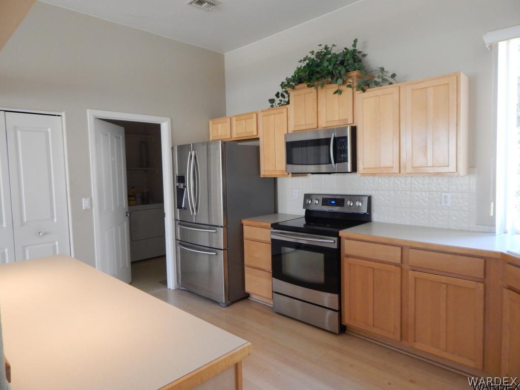 2327 Corwin Road Bullhead City, AZ 86442 - Photo 8 of 26 Update Appliances