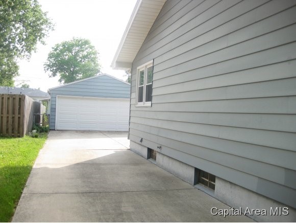 23 Delmar Drive Springfield, IL 62703 - Photo 8 of 22