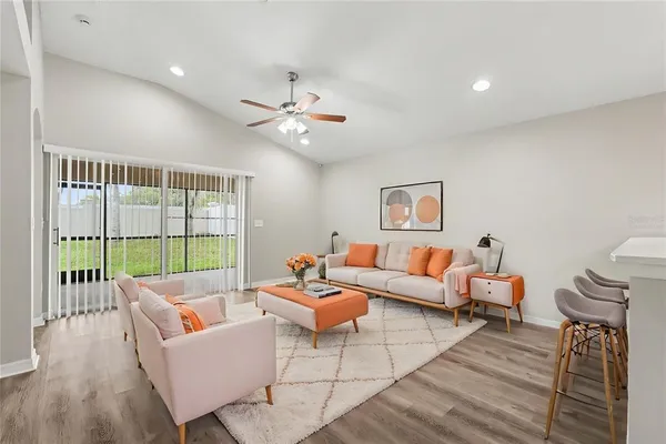 $399,900 | 433 Down Pine Drive, Seffner, FL 33584